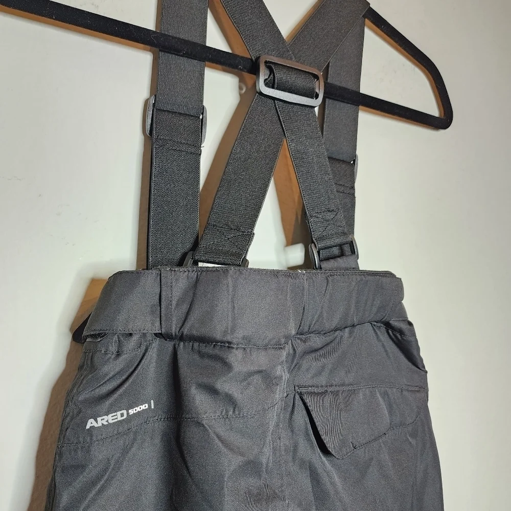 Dare2b snow pants‎ with removable suspenders.